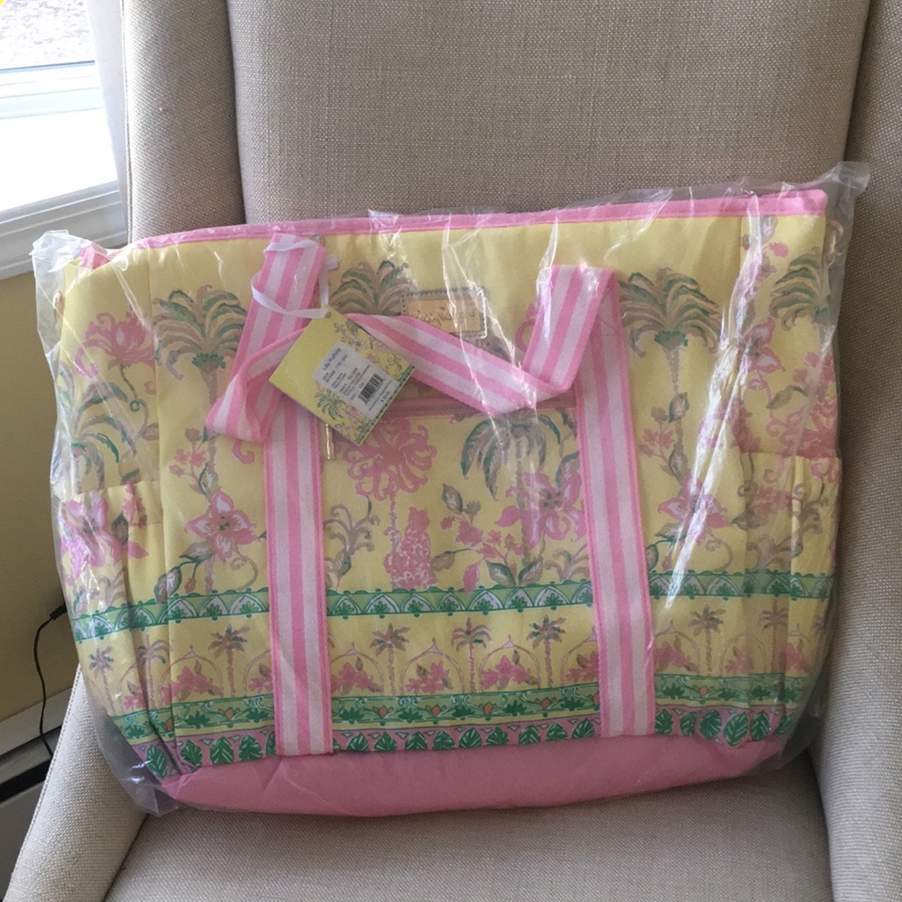 NWT Lilly Pulitzer Picnic Cooler Finch yellow tropical oasis engineered